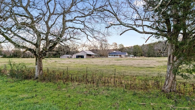 view of yard featuring a rural view