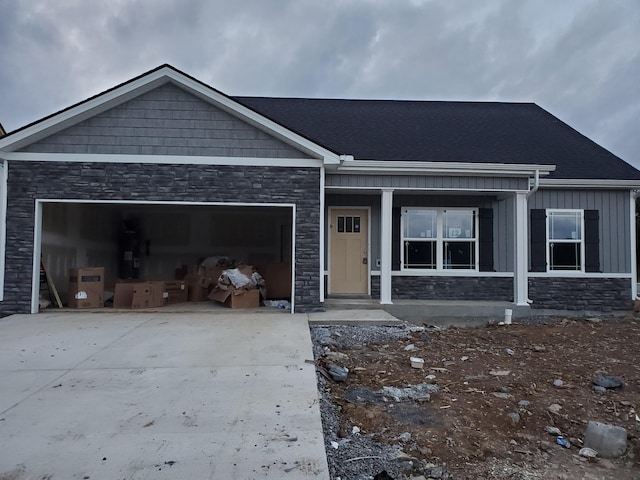 view of front facade with a garage