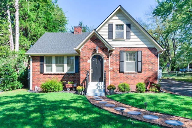 view of front of house with a front yard