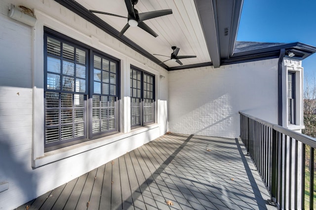 balcony featuring ceiling fan