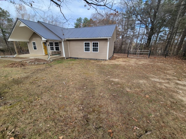 view of front facade with a patio