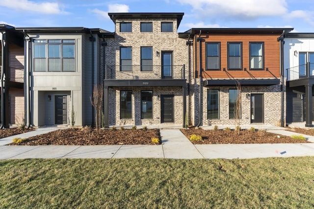 view of front of house with a front yard