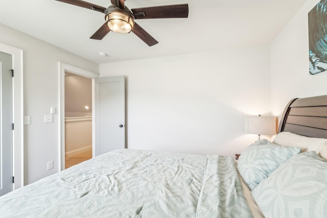 bedroom with ceiling fan