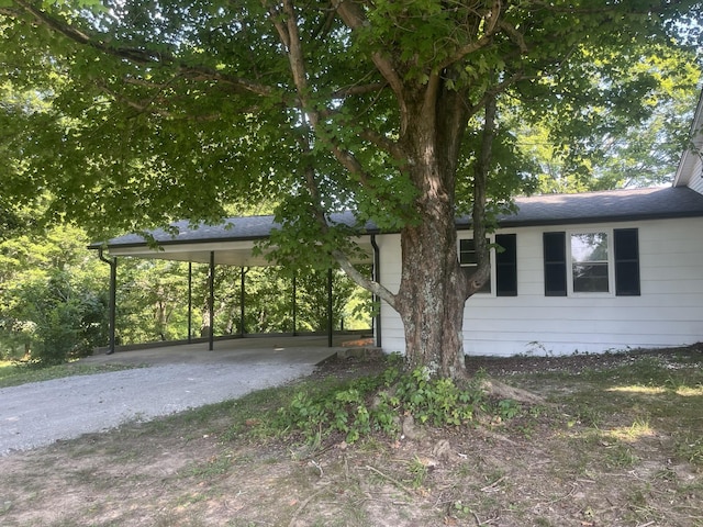 view of front facade featuring a carport