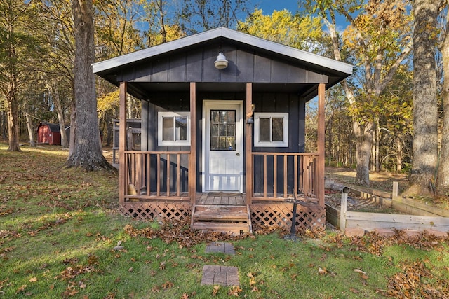 view of outbuilding