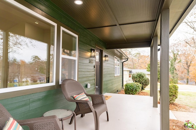 view of patio / terrace with covered porch