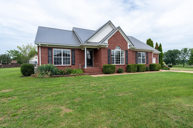 view of front of house featuring a front lawn