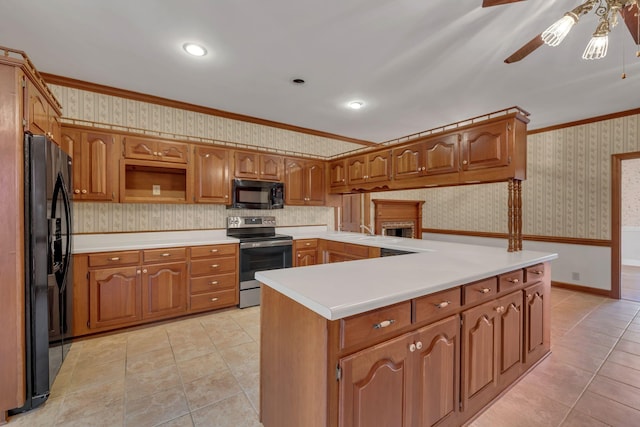 kitchen featuring crown molding, refrigerator, and stainless steel electric range