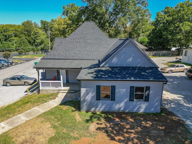 view of front facade with covered porch