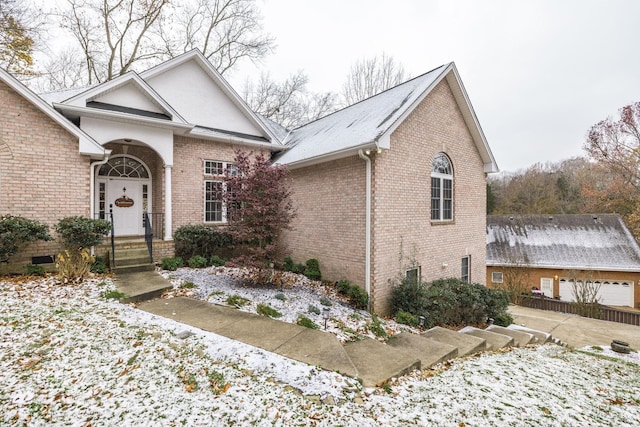 view of front property