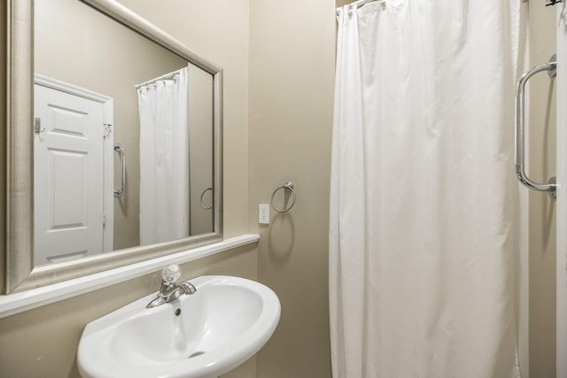 bathroom with sink