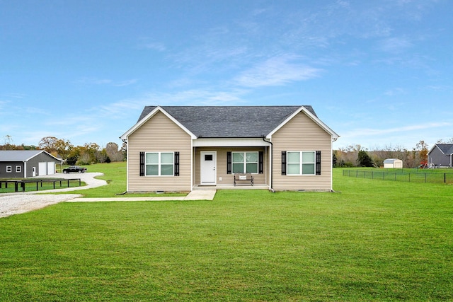 view of front facade featuring a front lawn