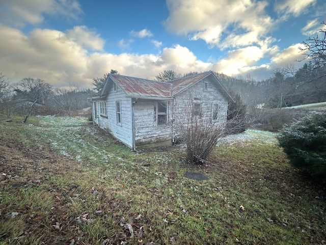 view of home's exterior