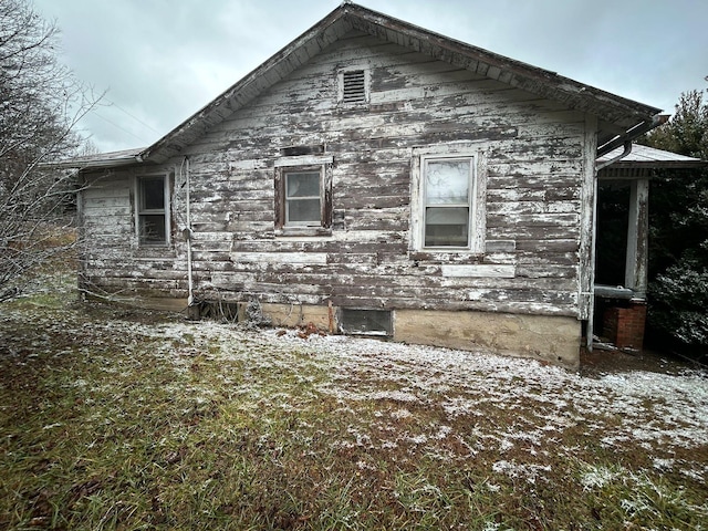 view of side of property