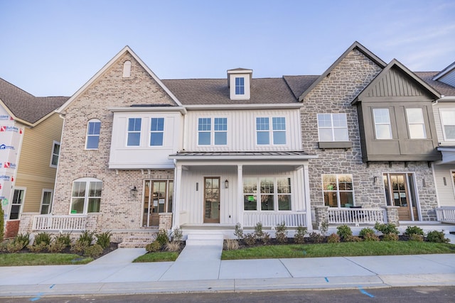 view of front of house with covered porch