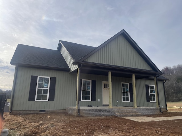 view of front of property with covered porch