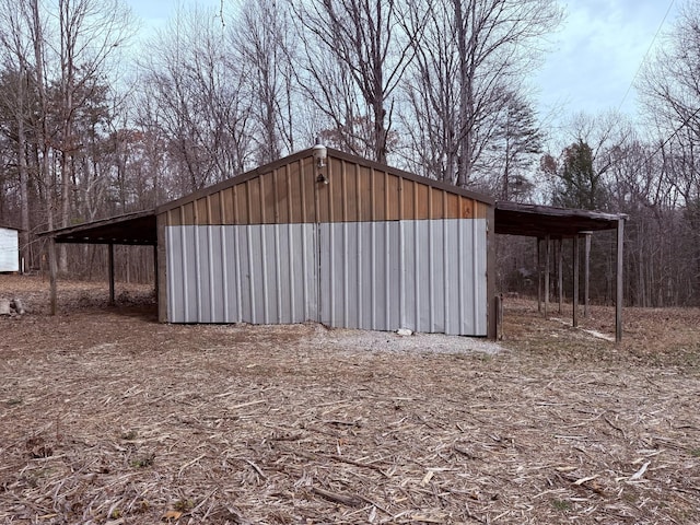 view of outbuilding