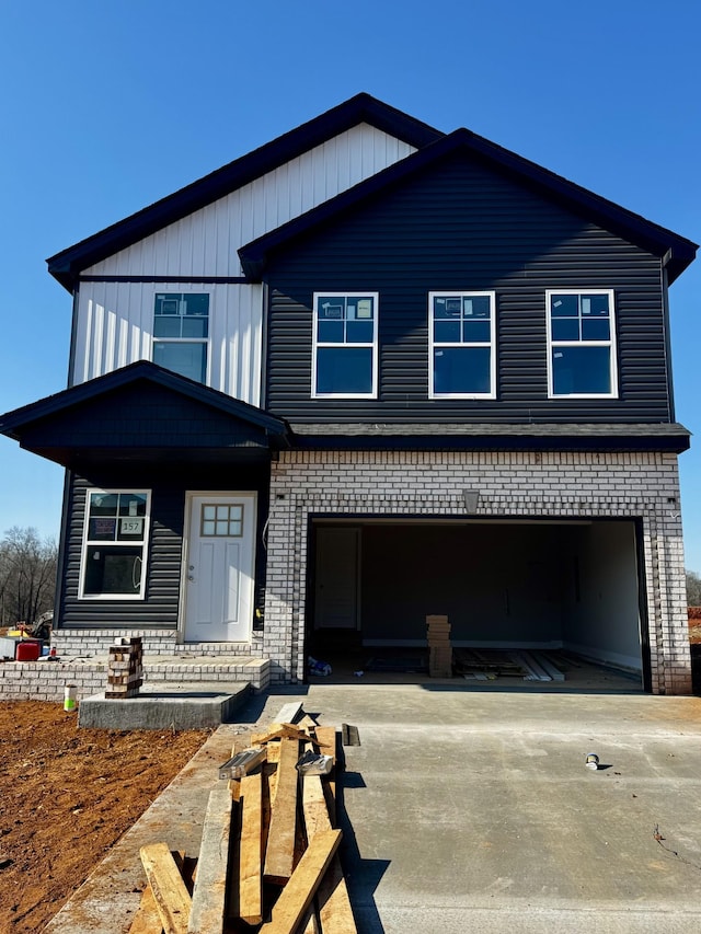 view of front facade with a garage