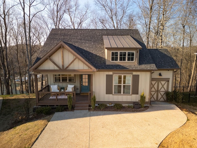 view of front facade with a porch