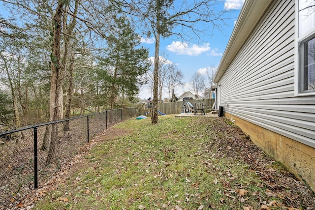 view of yard with a patio area