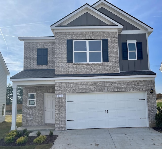 view of front facade featuring a garage