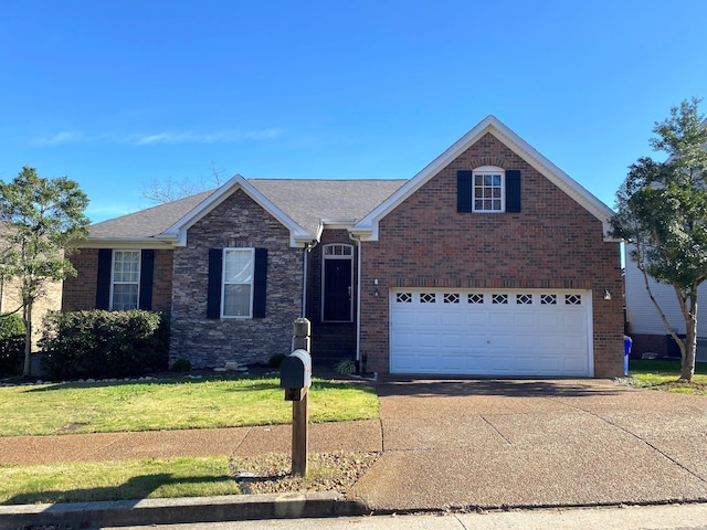 view of front of house with a front yard