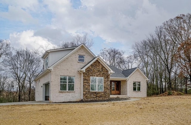 view of front of house with a garage