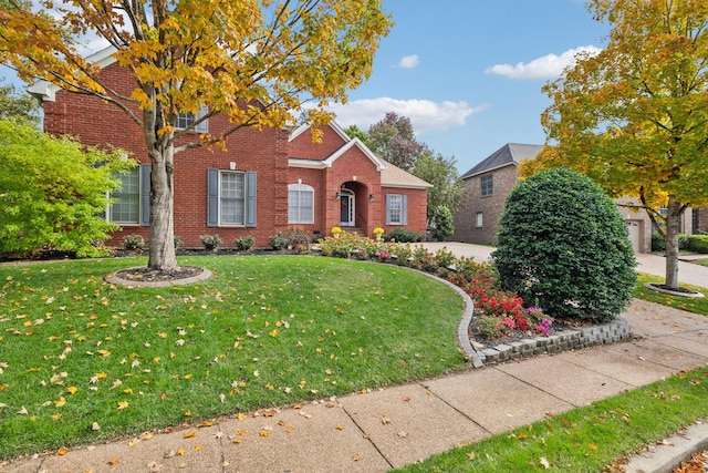 view of front of home featuring a front lawn