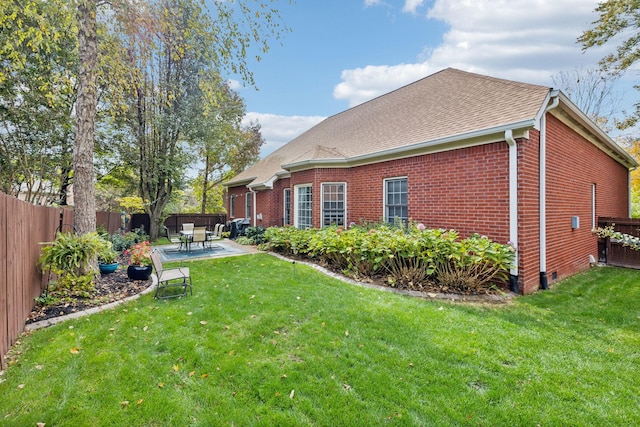 view of yard with a patio