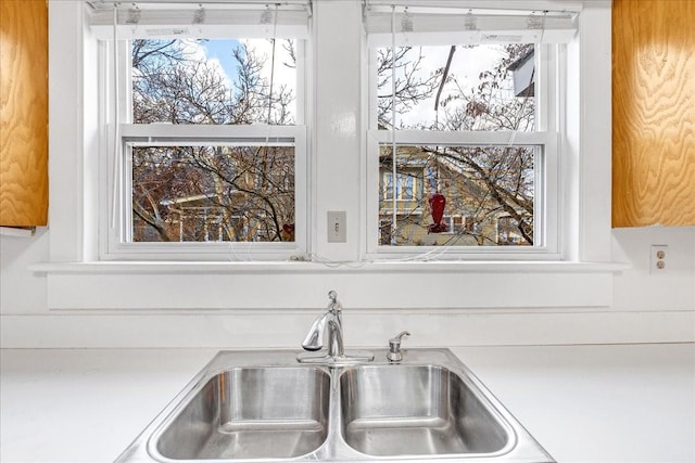 room details featuring sink