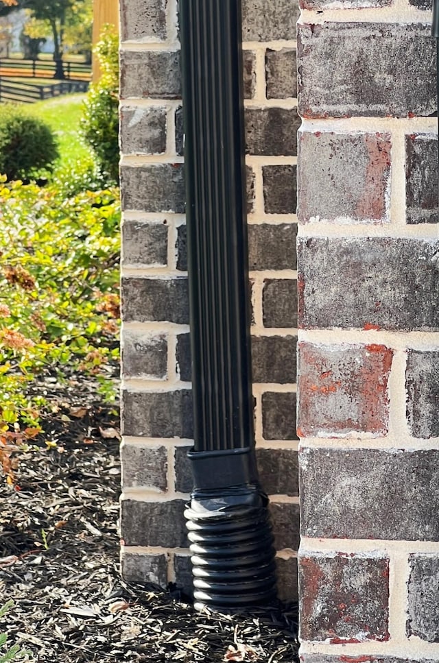 1510 Frye Rd, Columbia, TN 38401 - exterior view of brick siding