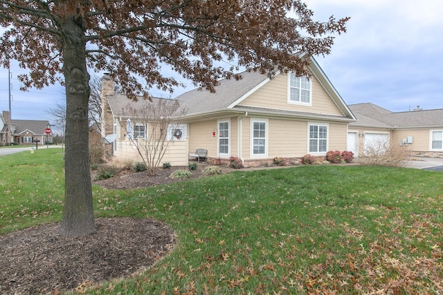 craftsman house with a front lawn