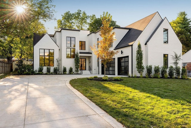 view of front of home featuring a front lawn