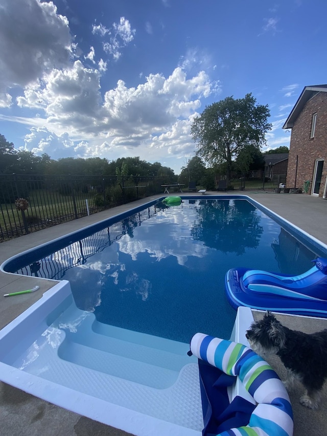 view of swimming pool