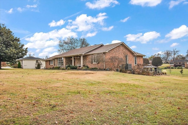 view of front of house featuring a front yard