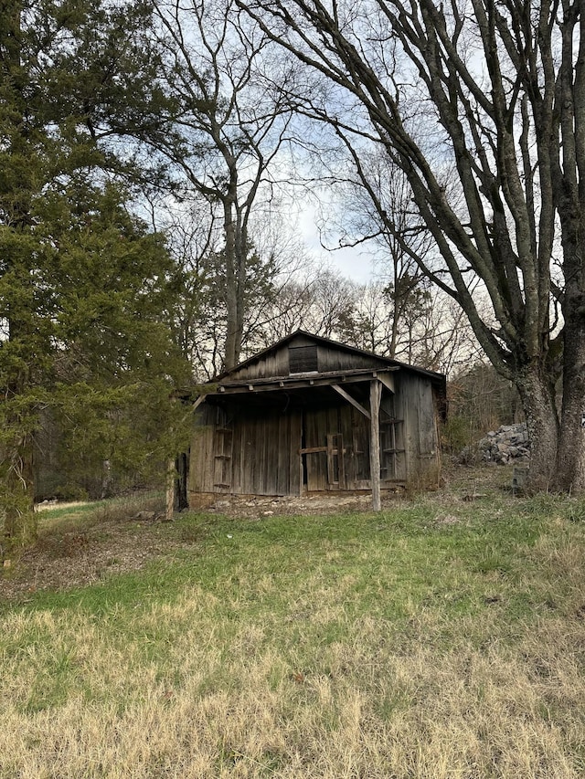 view of outdoor structure