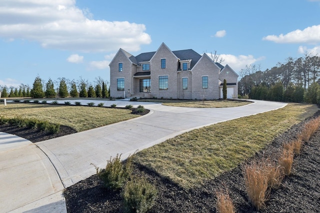 view of front of property with a front yard