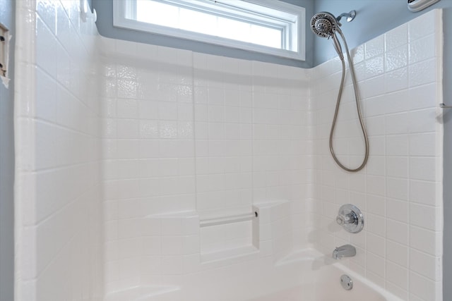 bathroom with bathtub / shower combination