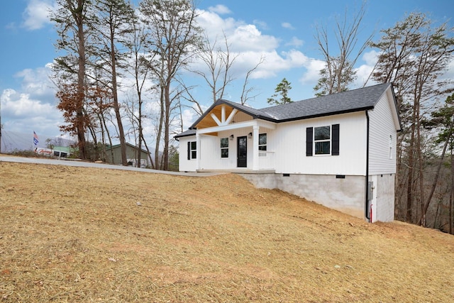 view of front facade with covered porch