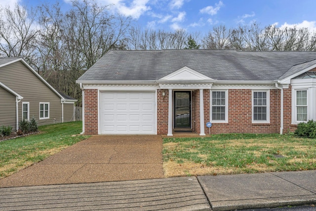 view of front facade featuring a front lawn and a garage