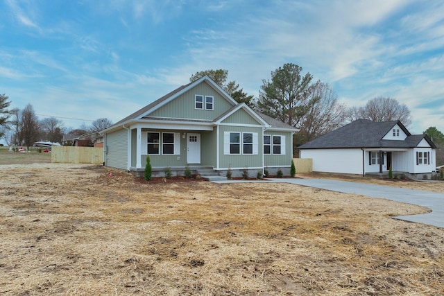 view of front of house featuring covered porch