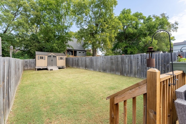 view of yard with a storage shed