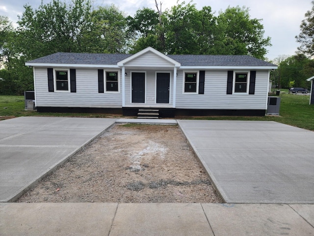 ranch-style house with a porch