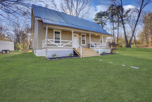 70 Laneview Concord Rd, Trenton, TN 38382 - view of front of home featuring covered porch and a front yard