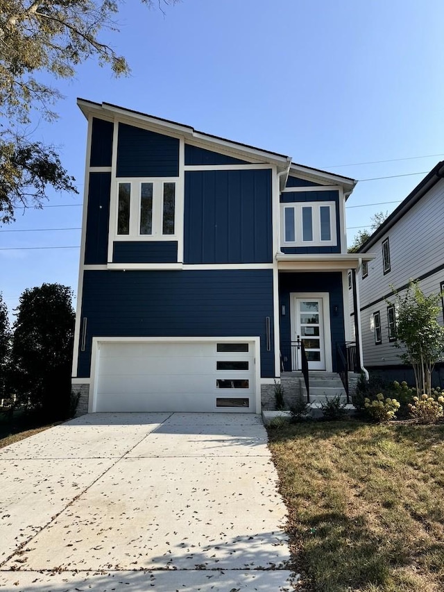 view of front of house featuring a garage