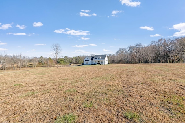 view of yard featuring a rural view