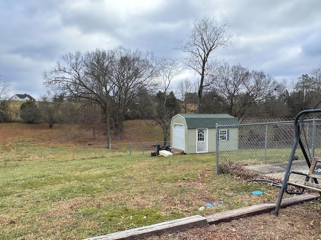 view of yard with a shed