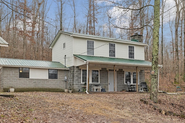 front facade featuring a porch