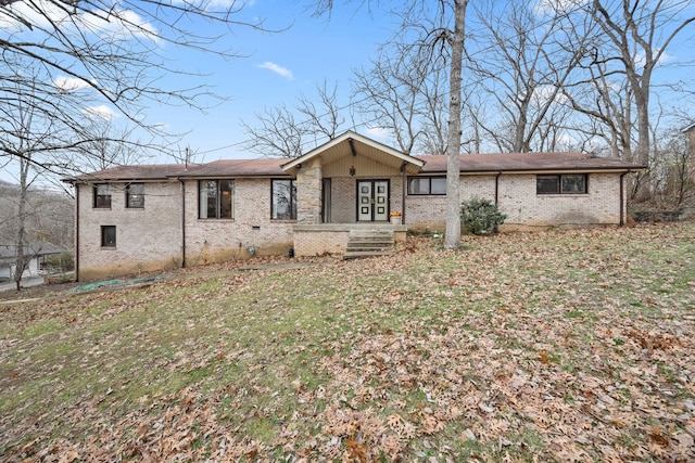 view of front of house with a front yard