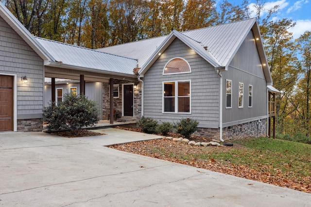 view of front of house featuring a garage